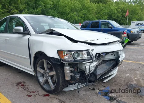 2011 Volvo S40 T5/T5 R-Design from USA, damaged, VIN YV1672MS2B2542425